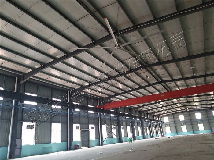 為什么安裝大型工業(yè)吊扇為廠房降溫的企業(yè)越來越多了？